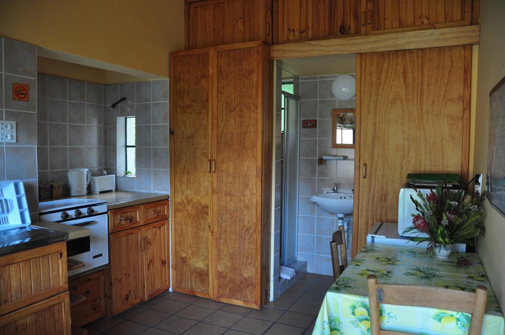 Вилла Kierie Kwaak Self Catering Стелленбос Экстерьер фото