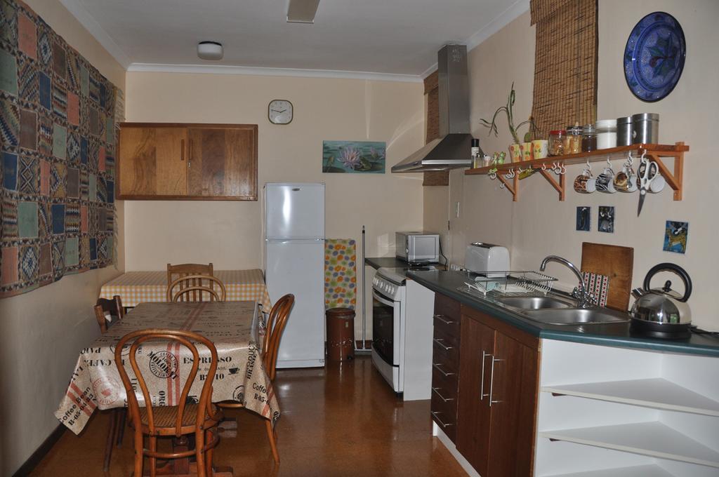 Вилла Kierie Kwaak Self Catering Стелленбос Экстерьер фото